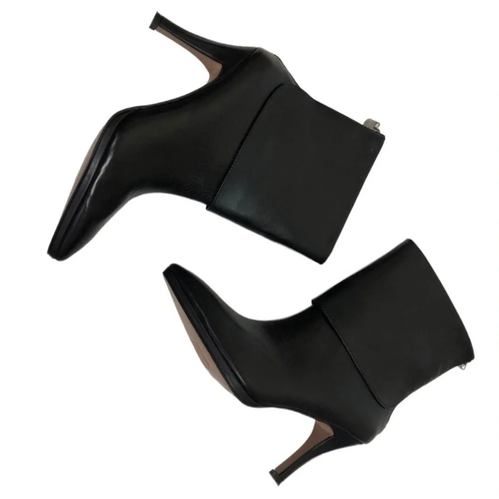AdrienneVittadini Jael Folded Cuff Bootie - Picture 2 of 15